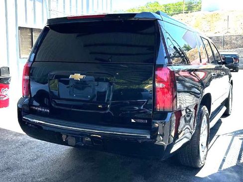 Used 2017 Chevrolet Suburban Premier image 4