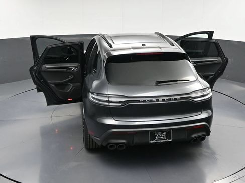 Certified 2026 Porsche Macan AWD/4WD image 33