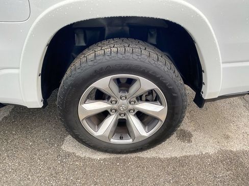 Used 2022 RAM 1500 Limited AWD/4WD image 2