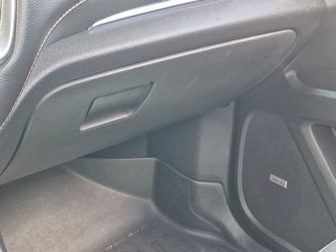 Used 2018 Chevrolet Traverse Premier w/ Driver Confidence II Package FWD image 18