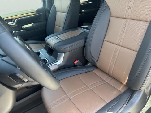 New 2026 Chevrolet Silverado 2500 High Country w/ High Country Premium Package AWD/4WD image 39