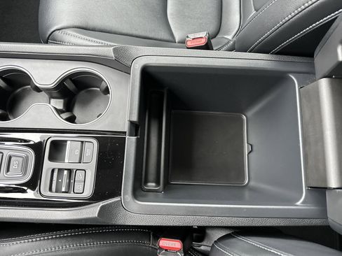 Certified 2025 Honda Pilot Touring image 29