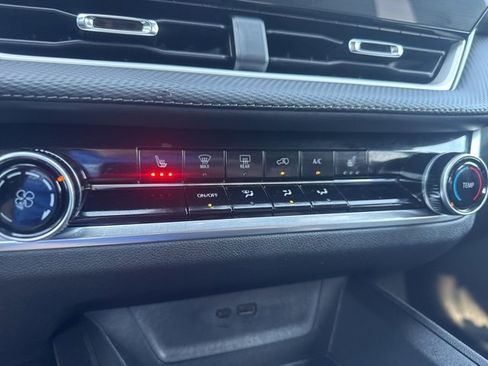 Used 2025 Chevrolet Equinox LT image 5