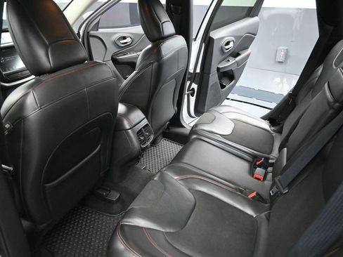 Used 2015 Jeep Cherokee Trailhawk image 35