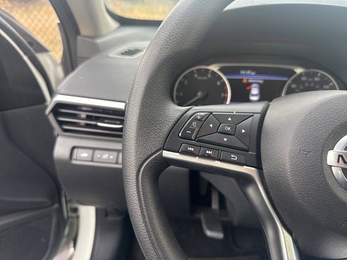 Used 2022 Nissan Altima 2.5 SV image 11