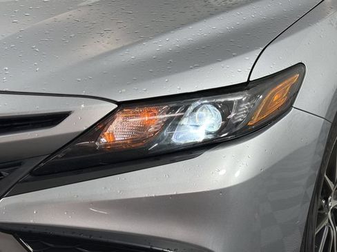 Used 2022 Toyota Camry SE FWD image 27