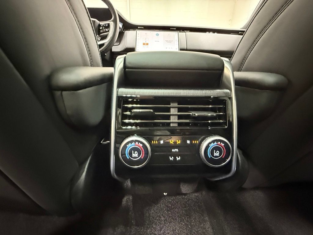 Used 2024 Land Rover Range Rover SE AWD/4WD image 41