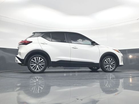 Certified 2023 Nissan Kicks SV image 21