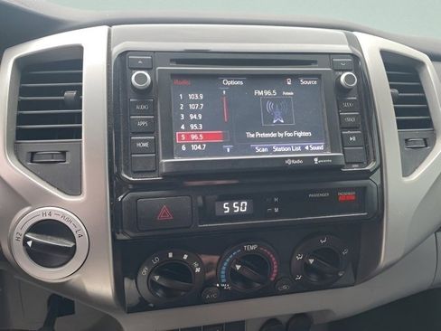 Used 2014 Toyota Tacoma 4x4 Double Cab image 25