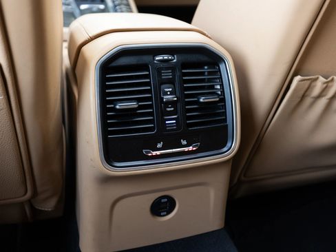 Used 2018 Porsche Macan Sport Edition image 31