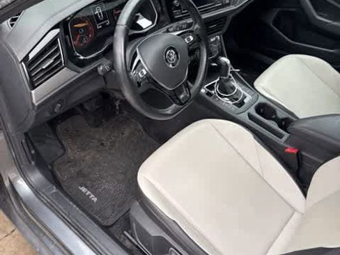 Used 2019 Volkswagen Jetta R-Line image 12