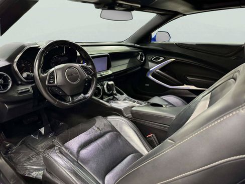 Used 2017 Chevrolet Camaro LT RWD image 21