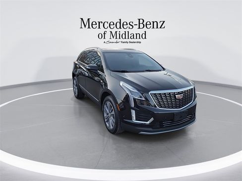 Used 2025 Cadillac XT5 Premium Luxury w/ Technology Package image 2