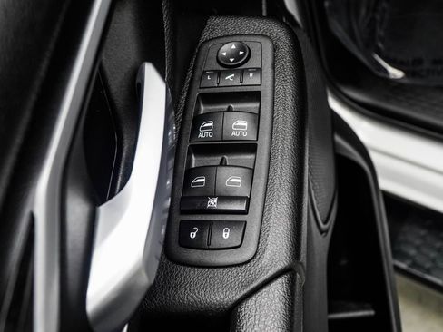 Used 2022 RAM 1500 Big Horn AWD/4WD image 33
