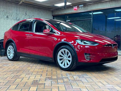 Used 2016 Tesla Model X 75D image 8