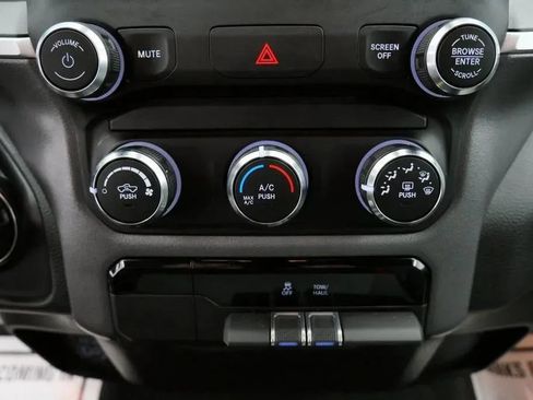 Used 2021 RAM 1500 Big Horn AWD/4WD image 30
