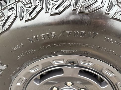 Used 2025 Ford Bronco Outer Banks w/ Sasquatch Package image 36