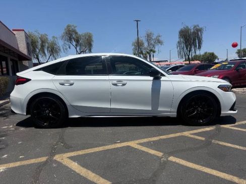 Used 2022 Honda Civic Sport image 2