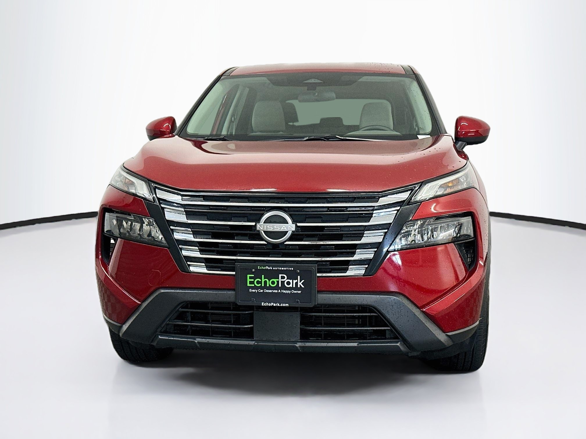 Used 2025 Nissan Rogue SV AWD/4WD image 2