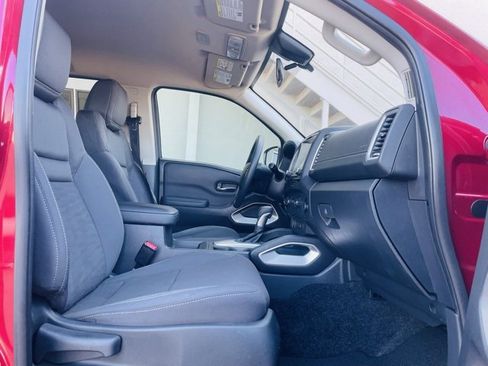 Used 2022 Nissan Frontier SV w/ Technology Package image 21