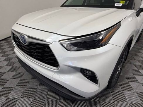 Used 2022 Toyota Highlander XLE image 10
