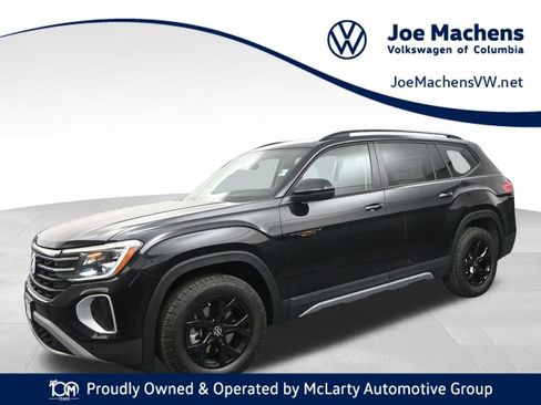 New 2026 Volkswagen Atlas Peak Edition AWD/4WD image 1