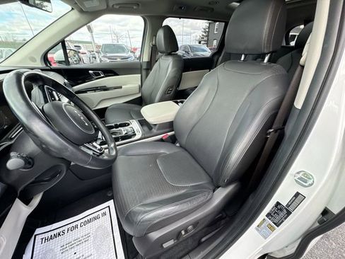 Used 2023 Kia Carnival SX Prestige image 11