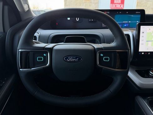 New 2025 Ford Expedition Active image 37