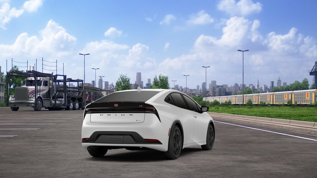 New 2027 Toyota Prius LE FWD image 9