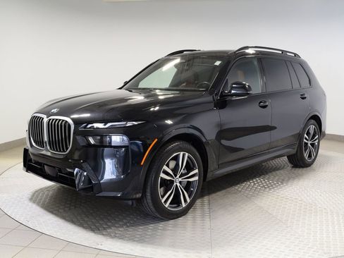Used 2024 BMW X7 xDrive40i w/ M Sport Package AWD/4WD image 12