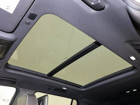 Used 2023 Chevrolet Suburban Premier w/ Advanced Technology Package image 15