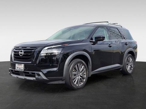 Used 2024 Nissan Pathfinder SL w/ SL Premium Package FWD image 8