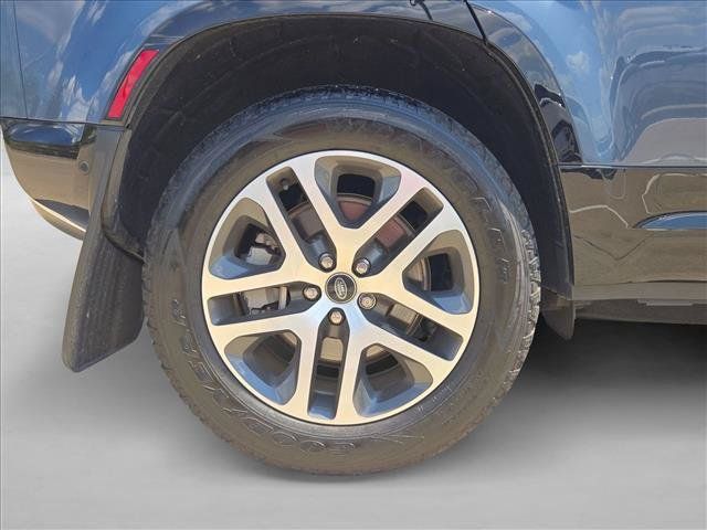 Used 2024 Land Rover Defender 110 X-Dynamic SE AWD/4WD image 9