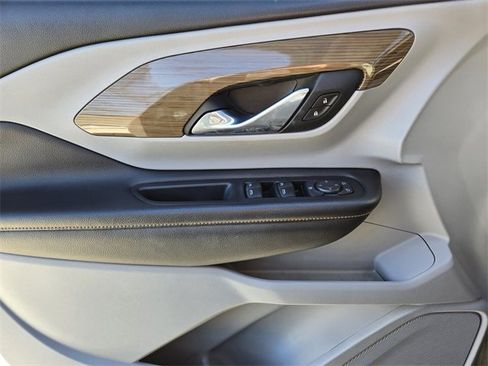 Used 2021 GMC Terrain SLE w/ Driver Convenience Package image 18