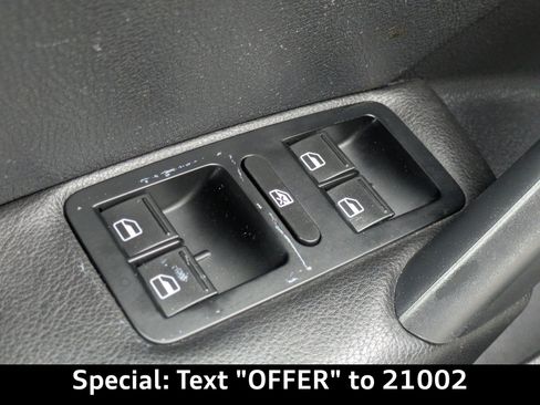 Used 2013 Volkswagen Passat 2.5 S image 22