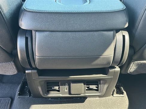 Used 2025 GMC Sierra 1500 SLT AWD/4WD image 30