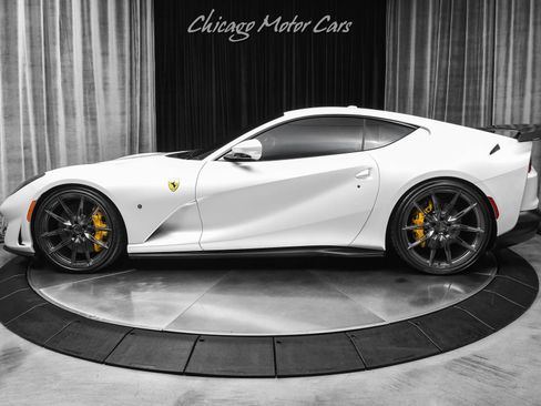 Used 2021 Ferrari 812 Superfast RWD image 36