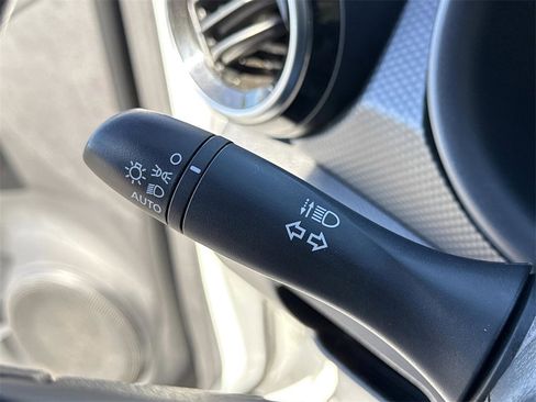 Certified 2021 Nissan Kicks SV image 37