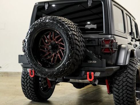 Used 2024 Jeep Wrangler Unlimited Rubicon w/ XTREMEE 35" Tire Package AWD/4WD image 36