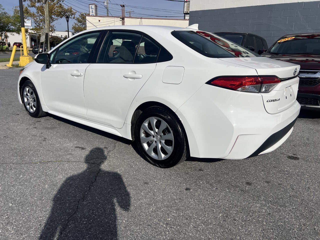 Used 2021 Toyota Corolla LE FWD image 6