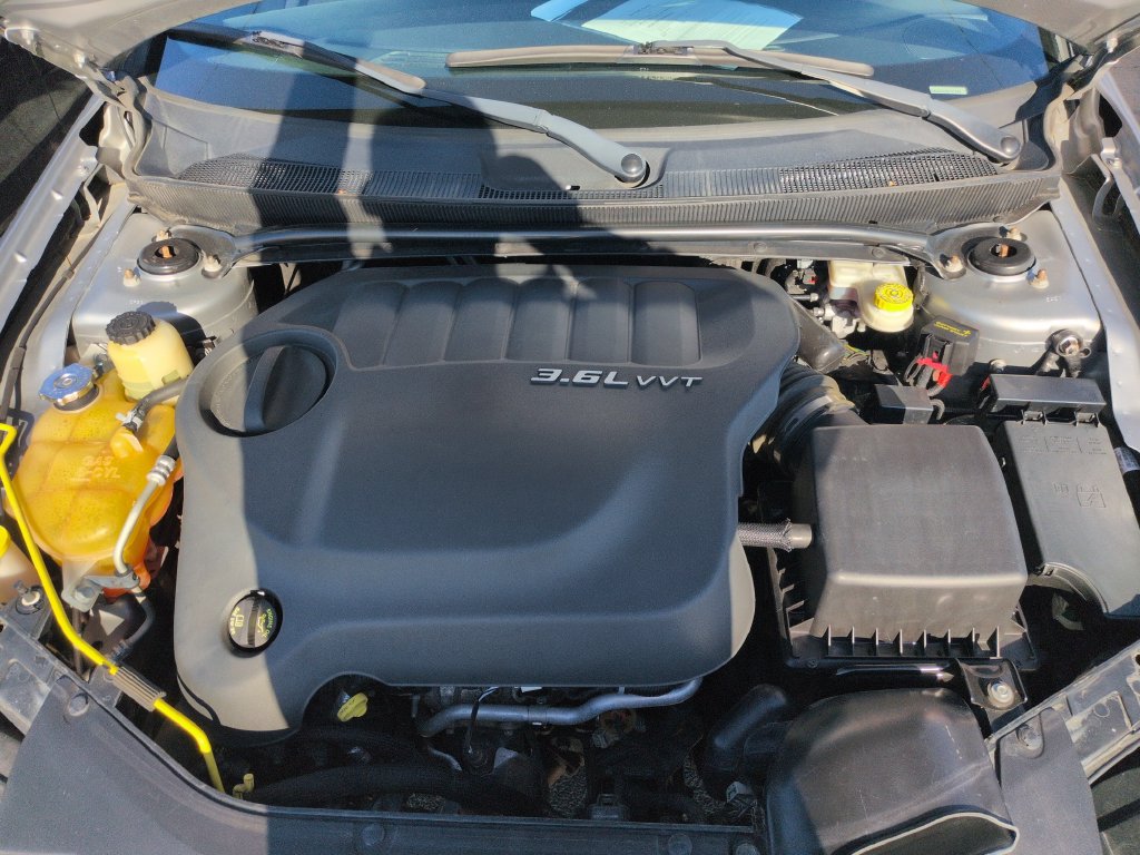 Used 2013 Chrysler 200 S FWD image 21