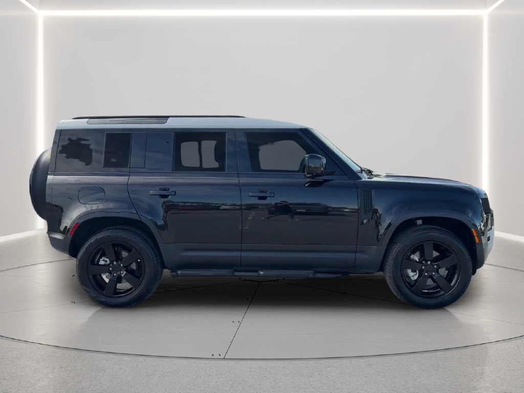 Used 2024 Land Rover Defender 110 S AWD/4WD image 4