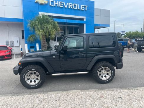Used 2017 Jeep Wrangler Sport AWD/4WD image 4