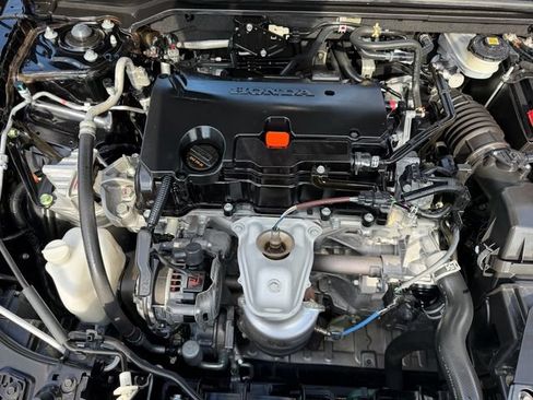 Used 2023 Honda Civic Sport image 11