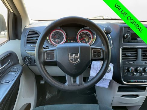 Used 2011 Dodge Grand Caravan Express FWD image 12