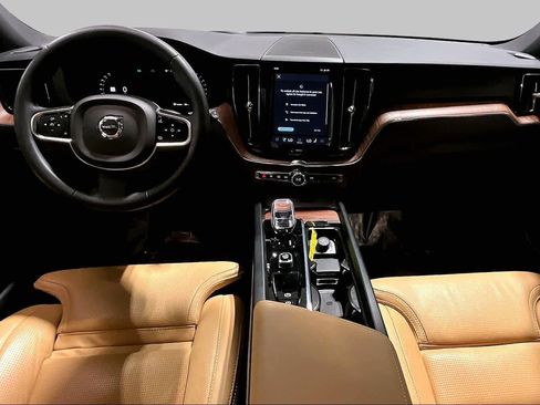 Used 2023 Volvo XC60 B6 Ultimate w/ Climate Package AWD/4WD image 16