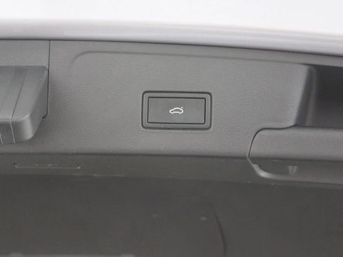 Used 2024 Volkswagen Atlas Cross Sport SE AWD/4WD image 16