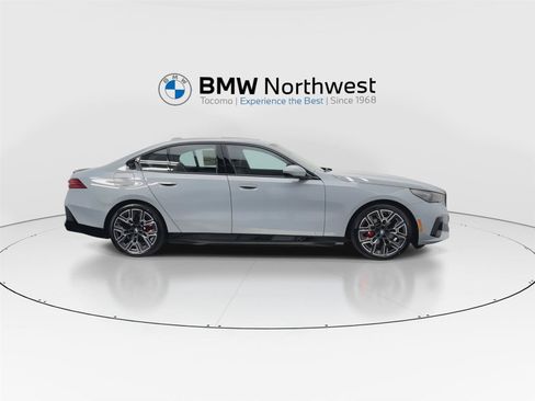 New 2027 BMW i5 eDrive40 w/ M Sport Package RWD image 5