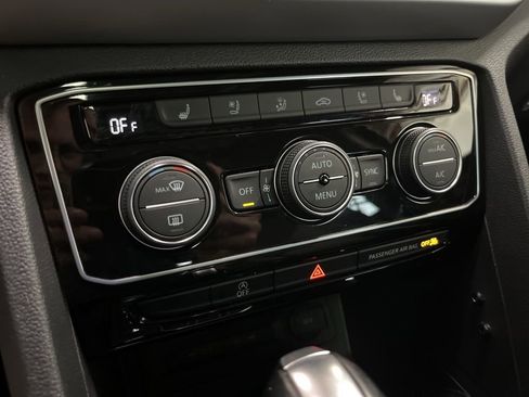 Used 2022 Volkswagen Atlas Cross Sport SEL Premium R-Line AWD/4WD image 15