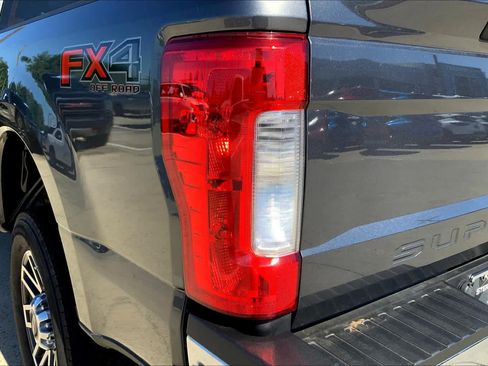 Used 2019 Ford F250 Lariat w/ Lariat Value Package AWD/4WD image 28